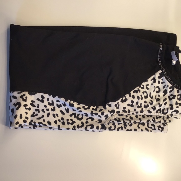 A dress - Picture 4 of 4